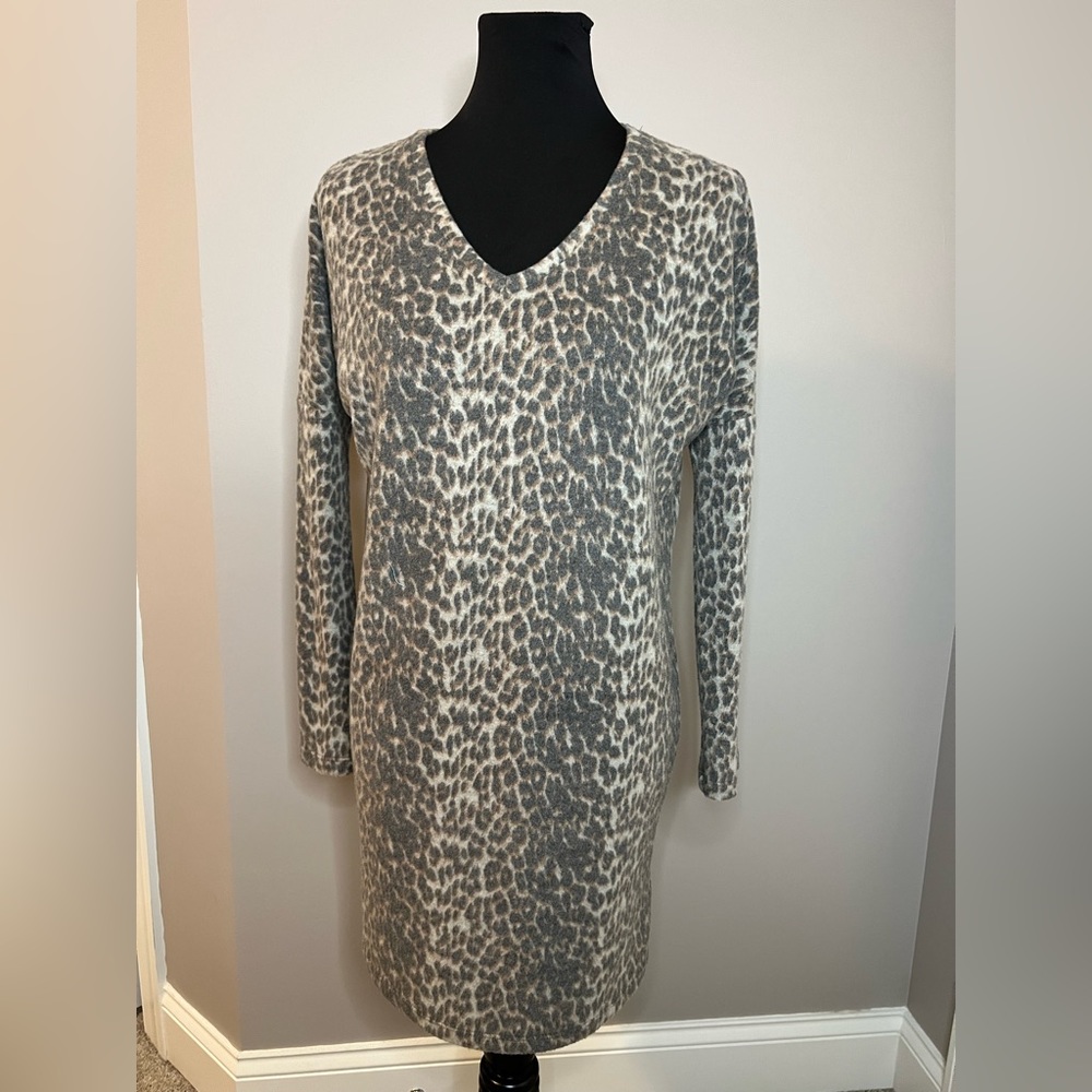 ANTISTAR Boutique Leopard print soft dress. Sz Small